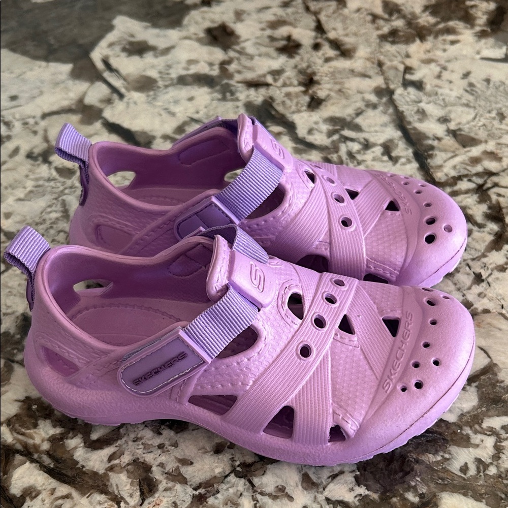 Skechers kids sandal!
